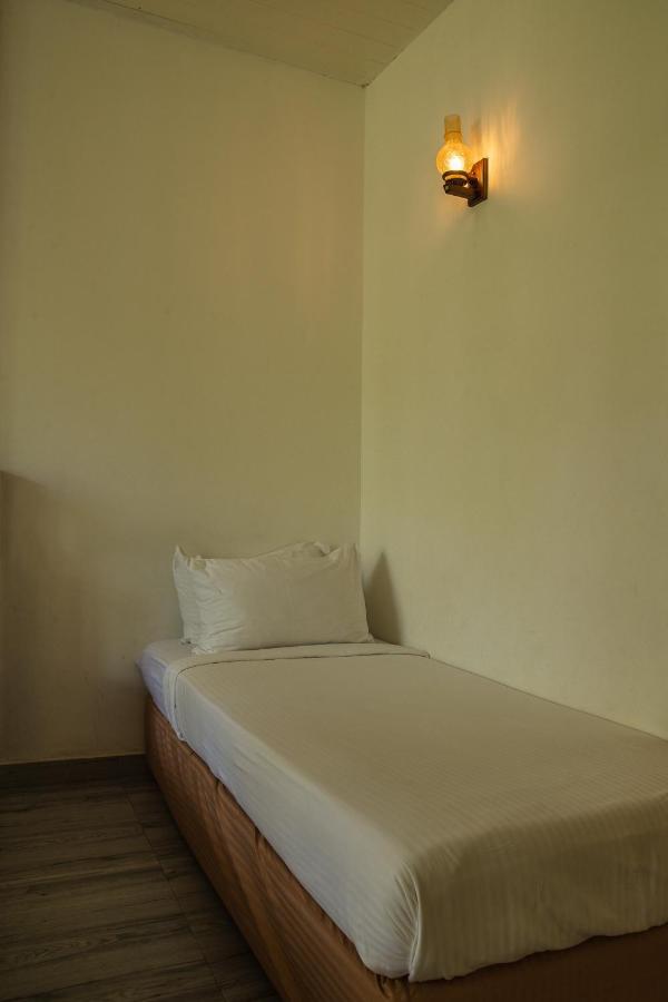 Deltora Villa - Free Drop Off To Galle Fort By Tuktuk Exterior photo